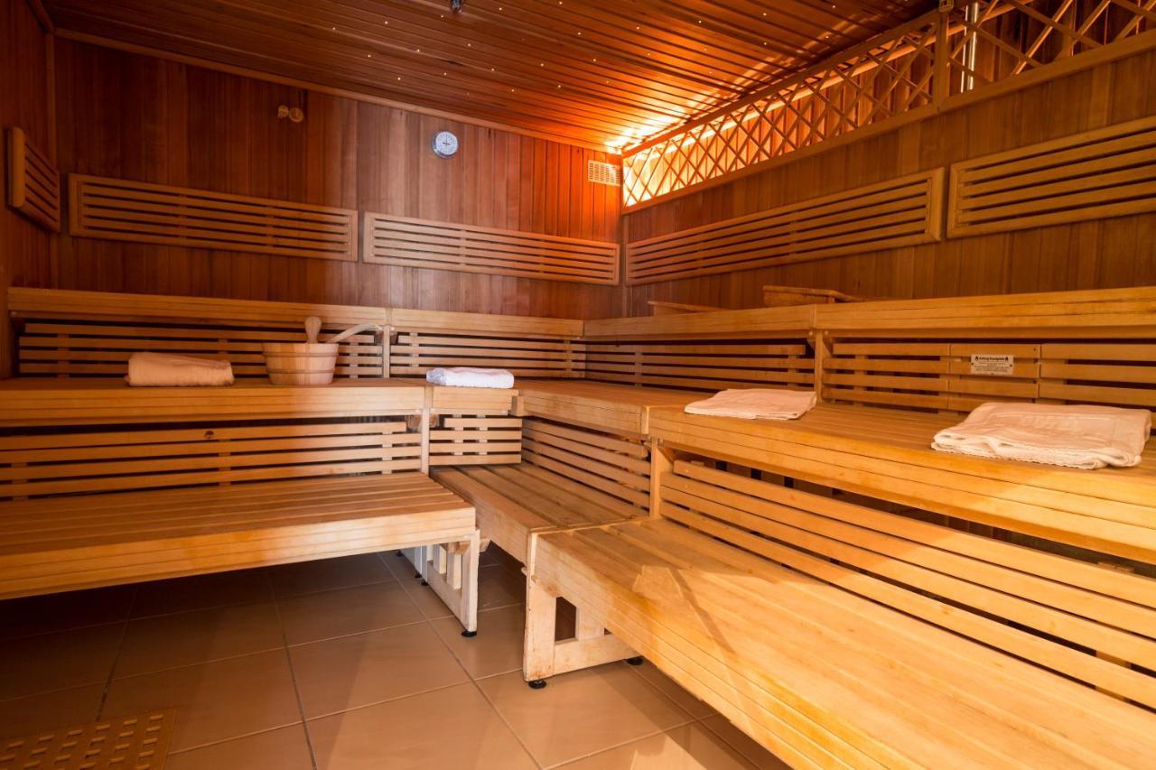 Hotel Palace Berlín Exterior foto A modern Finnish sauna
