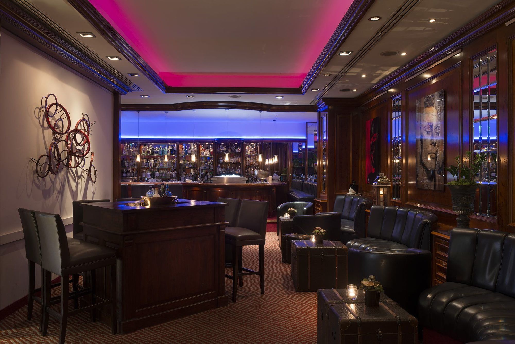 Hotel Palace Berlín Exterior foto The bar at the Westin Palace, Madrid
